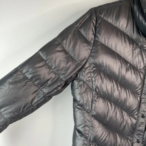 GAP Black Down Fill Puffer Jacket Nylon Lightweight Zip Snap Pockets Granola M - Picture 8 of 15